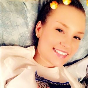 Meet your Posher, Alyssa